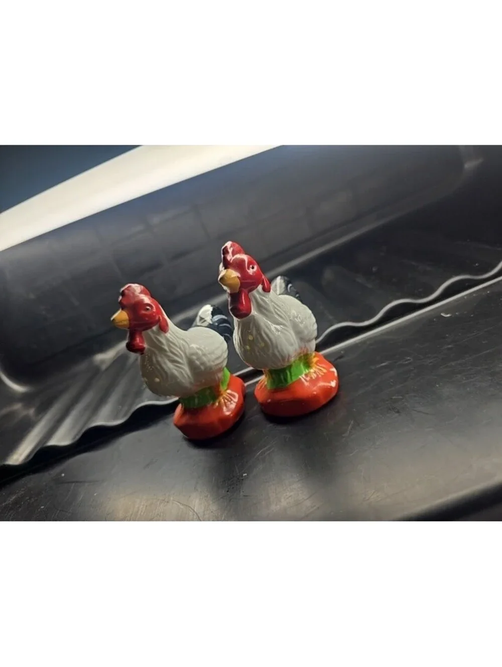Vintage Chicken Rooster Salt & Pepper Shakers 🧂Colorful Farmhouse Kitchen Decor